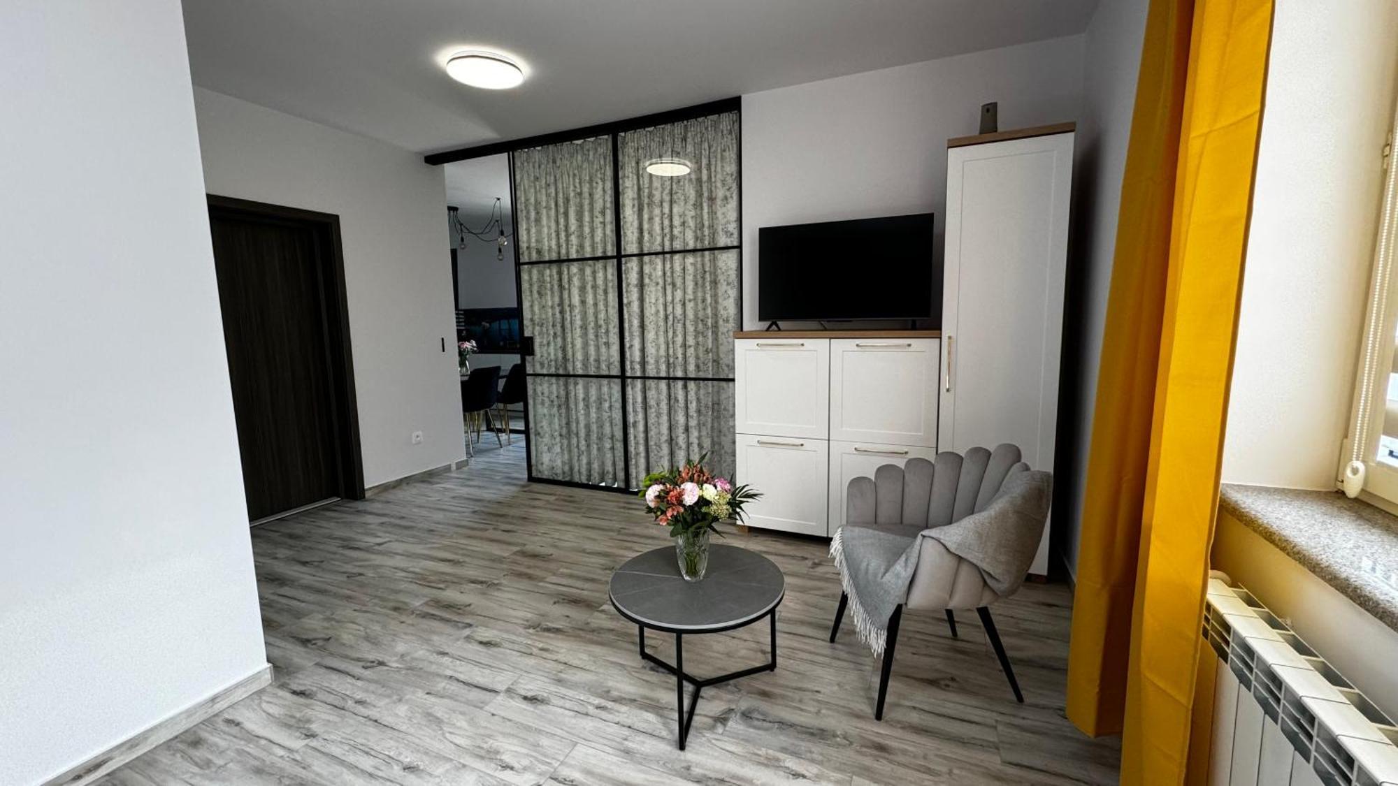 Apartament Zagrodek Pizza & Spa Klimatyczny Domek 13 Osobowy 2 Apartamentowy Z Sala Do Organizacji Imprez Nieopodal Jeziora Roznowskiego Z Widokiem Na Gory Gródek Nad Dunajcem Zewnętrze zdjęcie